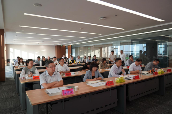 9.30市產業集團舉辦2021年新入職員工轉正匯報會(1)444.png