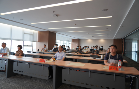 0930新聞稿—中共駐馬店市產(chǎn)業(yè)投資集團有限公司委員會 組織收看烈士紀念日向人民英雄敬獻花籃儀式現(xiàn)場直播521.png