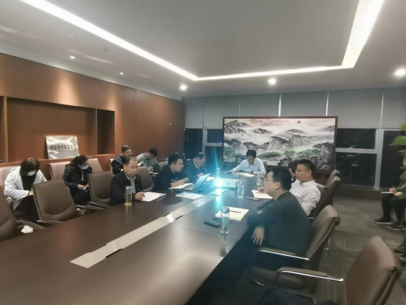 10.27市產業集團黨委召開理論學習中心組擴大會傳達學習全省領導干部會議精神1649.png